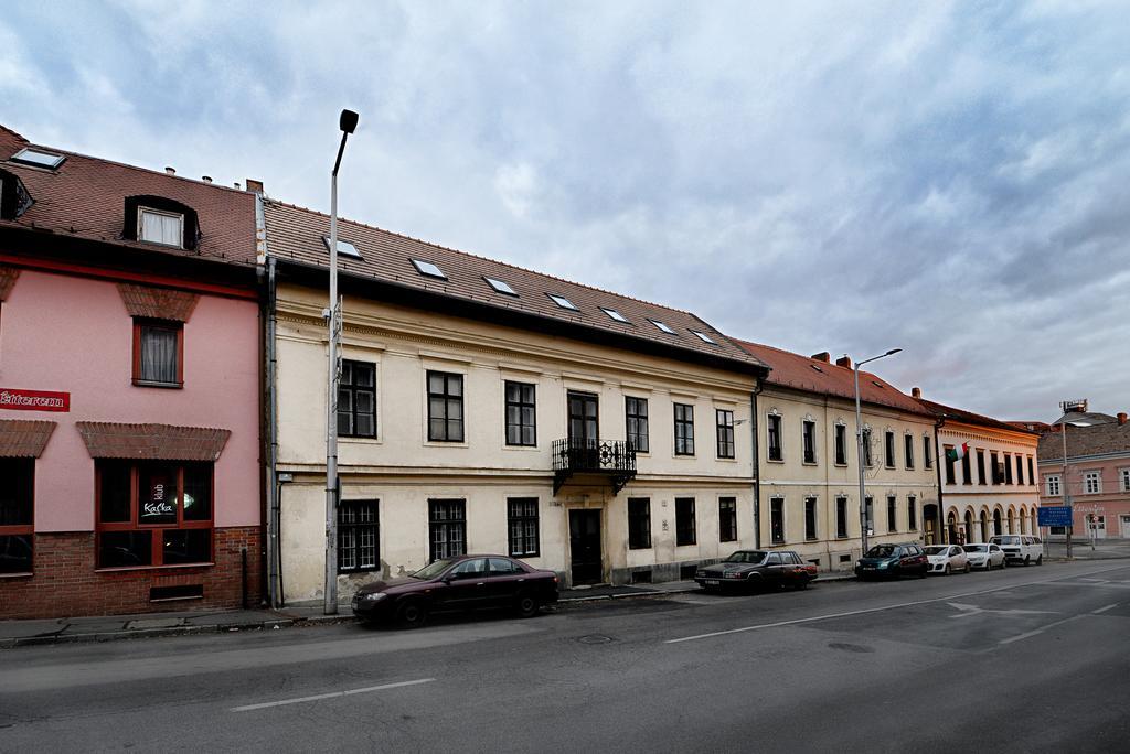 Centrum Apartman Pécs Zewnętrze zdjęcie